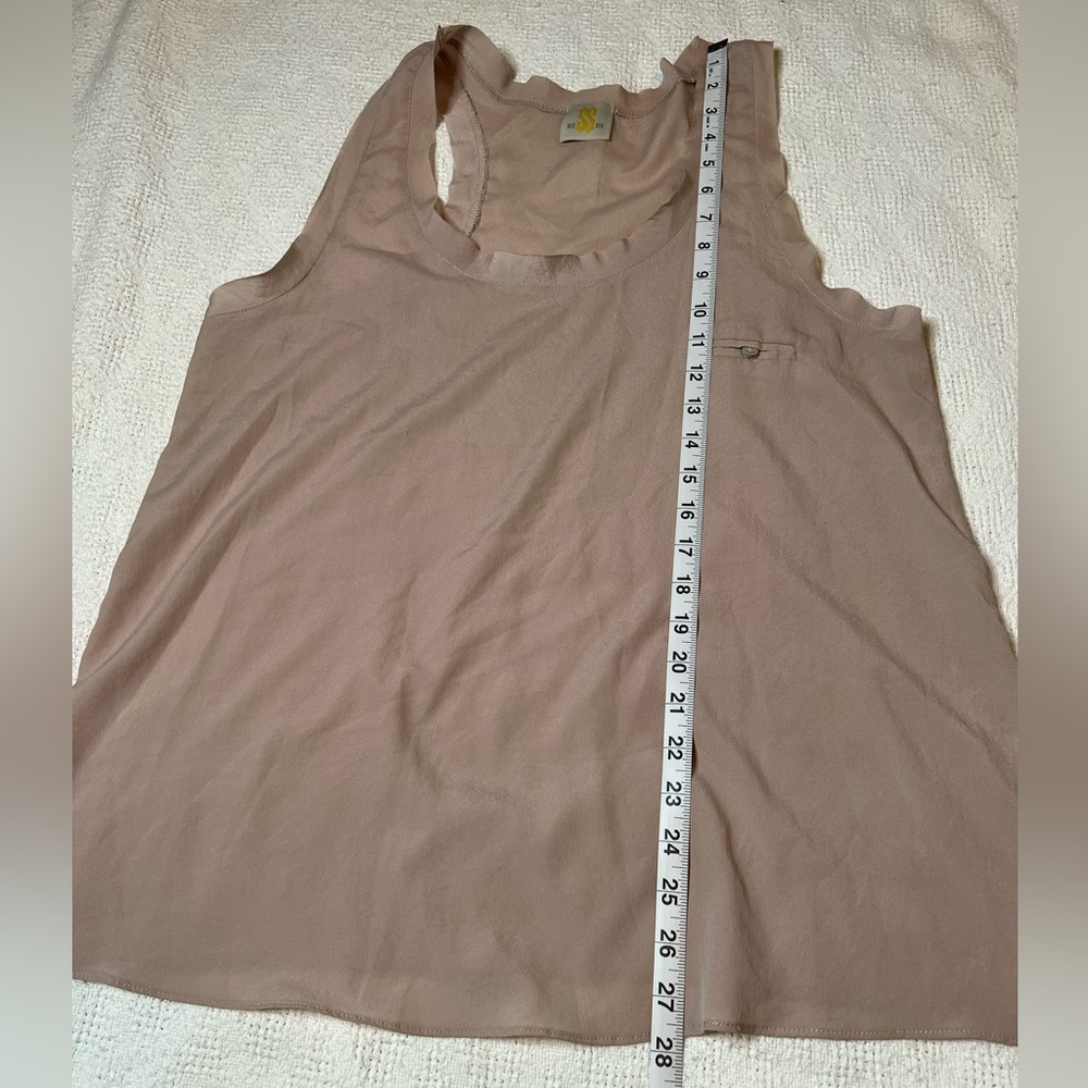 Basic sheer top. - Picture 3 of 7